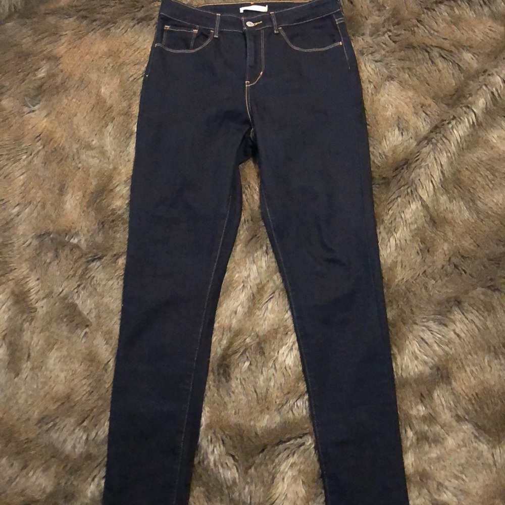 High rise skinny, dark wash Levi jeans